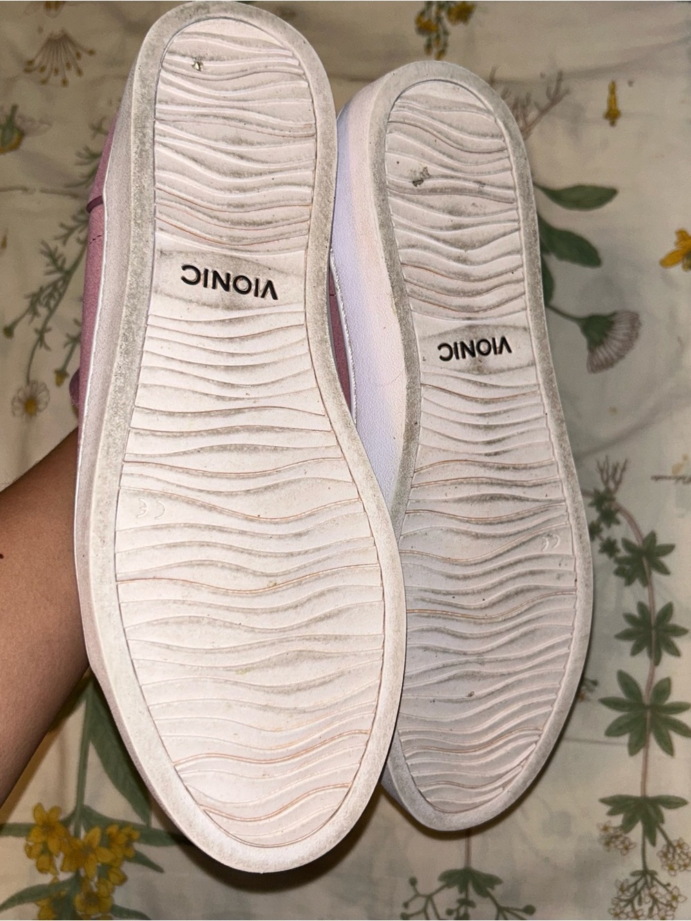 Vionic shoes - Picture 4 of 5